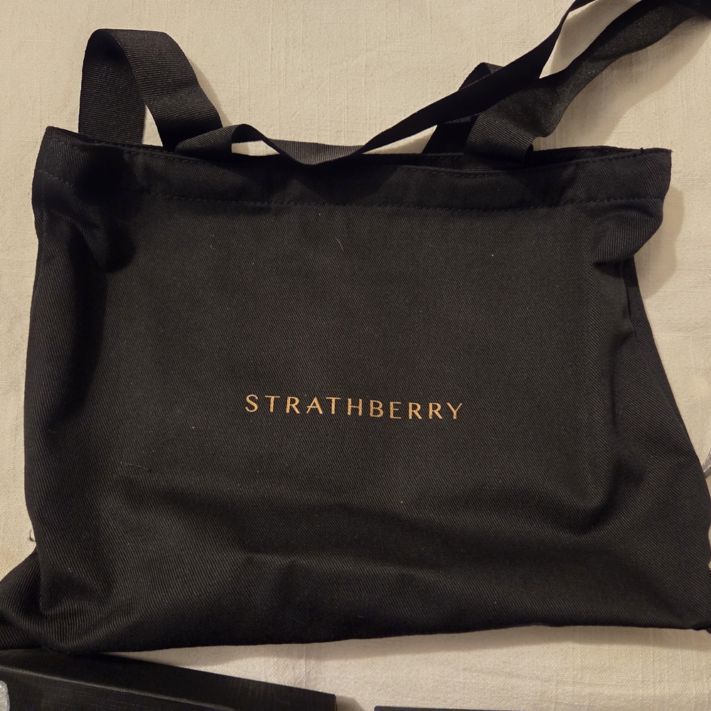 Strathberry Gray Leather Clutch with Gold Bar - Picture 4 of 12